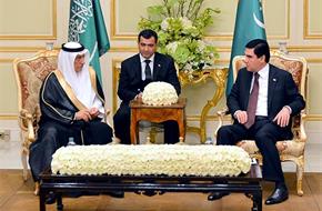 9b8e364eb8_صورة الرئيس التركماني يلتقي وزير المالية.jpg